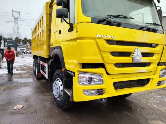 Capacité du moteur 6-8L Sinotruck HOWO 6*4 Camion déchargeur à volant droit Camion d'occasion