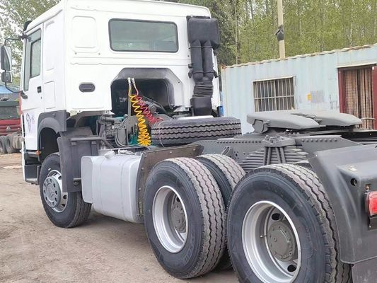 6×4 roue motrice Sinotruck HOWO 371HP Tracteur camion 8,55*2,5*3,5m avec haute durabilité