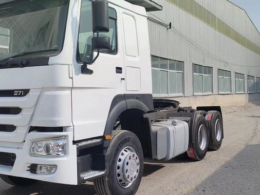 Sinotruk HOWO 6*4 Camion tracteur à droite 6800*2496*2950mm En état d'utilisation