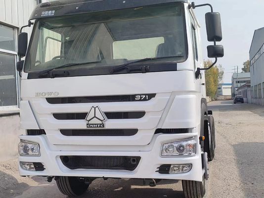 Sinotruk HOWO 6*4 Camion tracteur à droite 6800*2496*2950mm En état d'utilisation