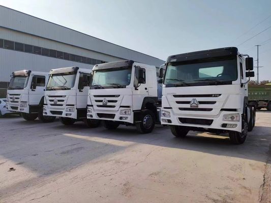 Sinotruk HOWO U-Type Blanc 6*4 10 roues Tracteur de 8500*2496*3450 mm Taille