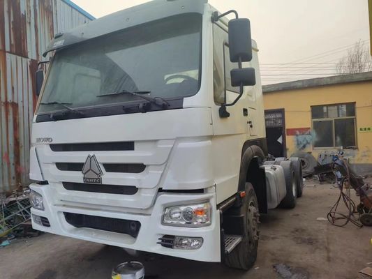 Sinotruk HOWO U-Type Blanc 6*4 10 roues Tracteur de 8500*2496*3450 mm Taille