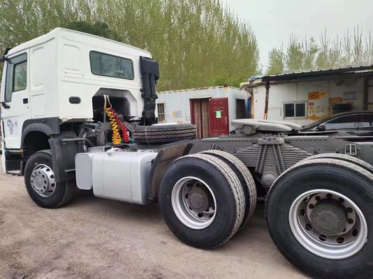 Utilisé Sinotruk HOWO 6X4 8X4 10/12 roues 371/380/420/400HP Tracteur 1 inclus