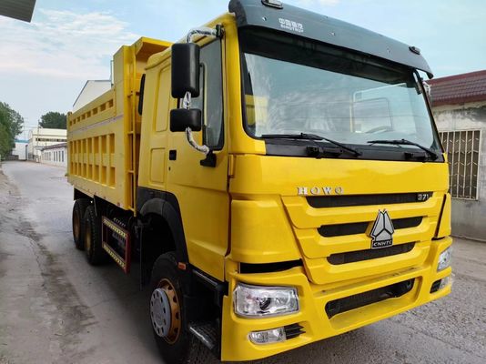 Blanc HOWO 6*4 Camion à décharge Camion à bascule Construction 40-50 tonnes avec conception de pneus radiaux