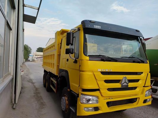 Blanc HOWO 6*4 Camion à décharge Camion à bascule Construction 40-50 tonnes avec conception de pneus radiaux