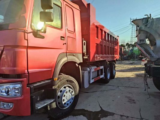 10 pneus rouges HOWO 6*4 Camion à ordures et d'occasion 351-450 ch avec conception radiale