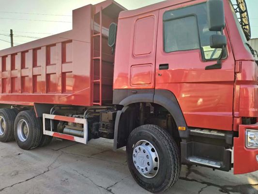 10 pneus rouges HOWO 6*4 Camion à ordures et d'occasion 351-450 ch avec conception radiale