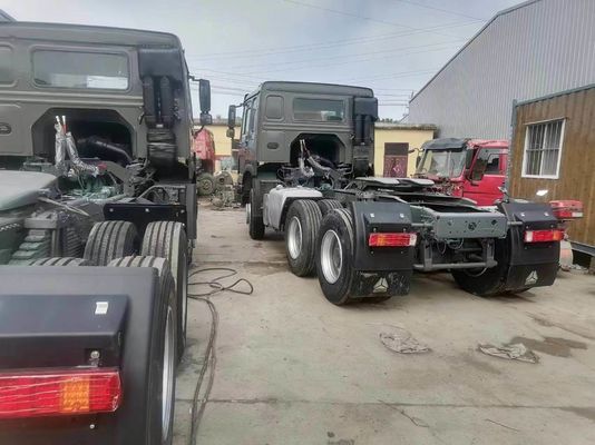 Capacité du moteur de 6 à 8 litres Conception de pneus radiaux 10 roues Sinotruk 6X4 HOWO