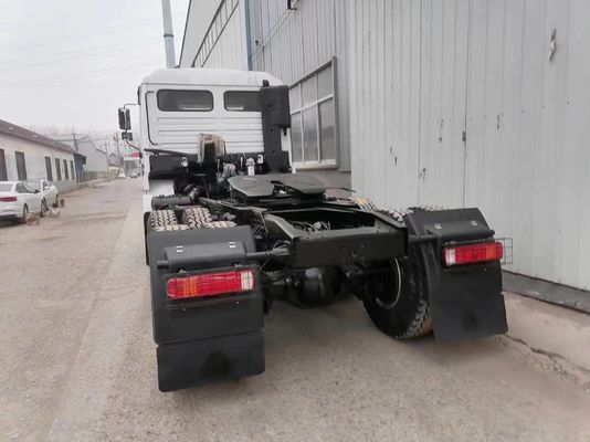 Hand 6X4 Sinotruck HOWO Manuel camions tête utilisée camions tracteur avec conception de pneus radiaux