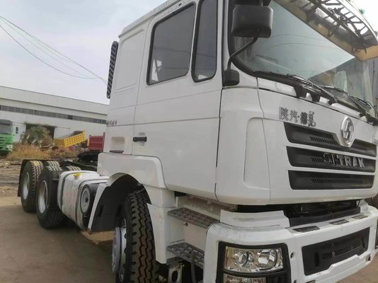 Hand 6X4 Sinotruck HOWO Manuel camions tête utilisée camions tracteur avec conception de pneus radiaux