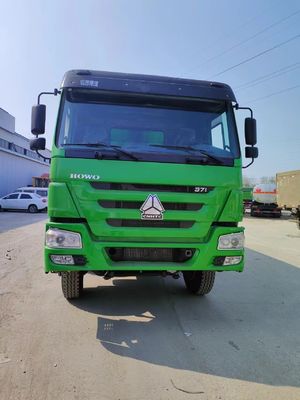 Sinotruk HOWO 8*4 Camion à ordures 375HP Couleur verte 10500 x 2600m x 3400mm