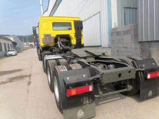 Camion tracteur Sinotruk 6*4 couleur jaune utilisé à partir de la capacité du moteur 6-8L