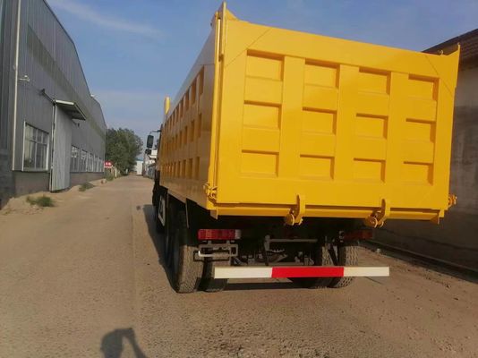 Conception de pneus radiaux Sinotruck HOWO 6*4 Chariot de décharge jaune avec boîte de vitesses manuelle
