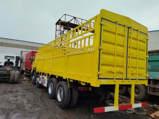 Conception de pneus radiaux HOWO Sinotruk 8*4 camion de marchandises camion d'occasion avec moteur Weichai