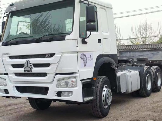 Sinotruck HOWO 6X4tracteur camion 371-430HP dans une couleur différente avec conception de pneus radiaux
