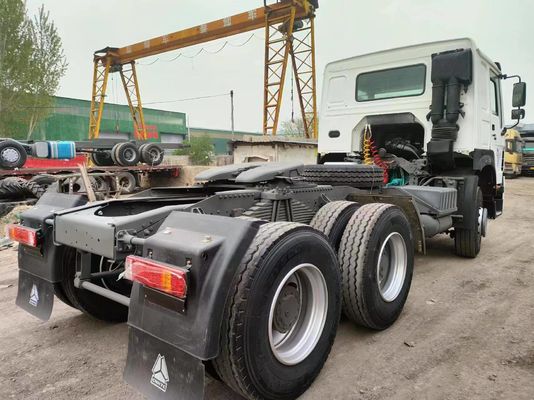 Sinotruck HOWO 6X4tracteur camion 371-430HP dans une couleur différente avec conception de pneus radiaux