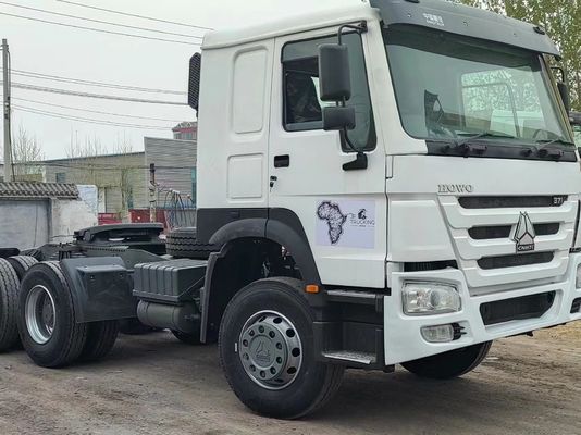 Sinotruck HOWO 6X4tracteur camion 371-430HP dans une couleur différente avec conception de pneus radiaux