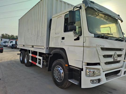 6*4 Design de pneus radiaux Sinotruck HOWO Blanc camion d'occasion 10 pneus pour roue motrice