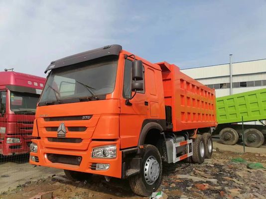 Sinotruck utilisé HOWO A7 6*4 10 roues camion de décharge 371-430HP avec conception de couleur mixte