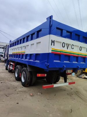 8×4 roue motrice Shacman F3000 Transmission manuelle moteur diesel camion de décharges à bascule