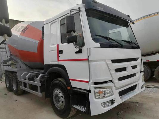 6×4 Sinotruck HOWO Camion-citerne de mélange avec 8500x2500x3600mm Taille
