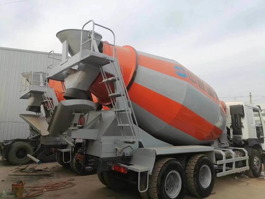 6×4 Sinotruck HOWO Camion-citerne de mélange avec 8500x2500x3600mm Taille
