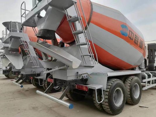 6×4 Sinotruck HOWO Camion-citerne de mélange avec 8500x2500x3600mm Taille