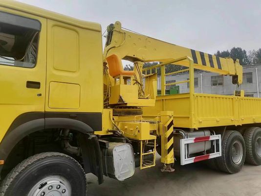 Vente de grue sur mesure Sinotruck HOWO 6*4 montée sur camion avec spécifications sur mesure